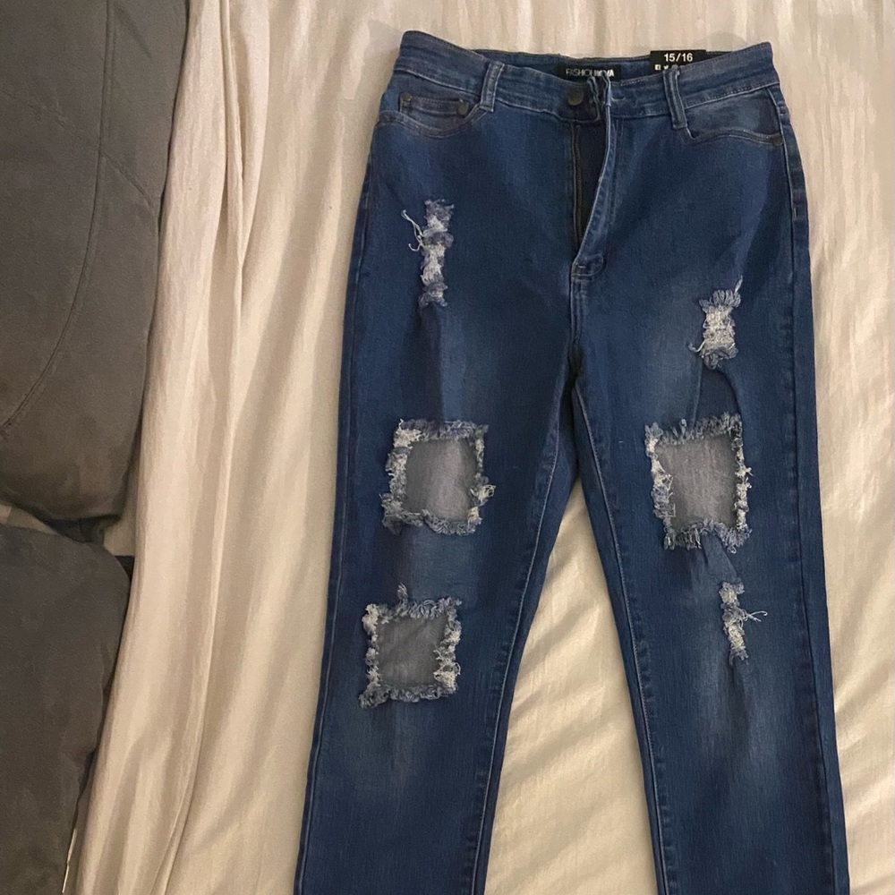 Fashion nova ripped skinny jeans